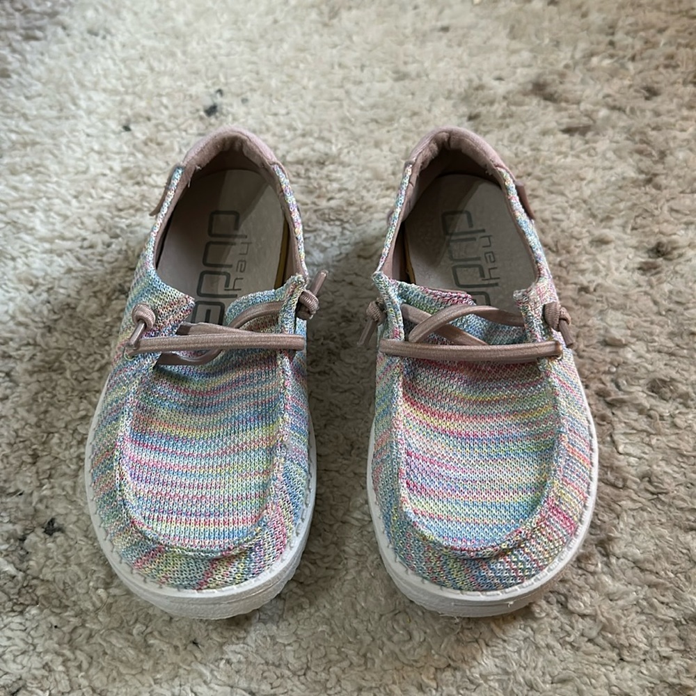 Little girls Hey Dudes
